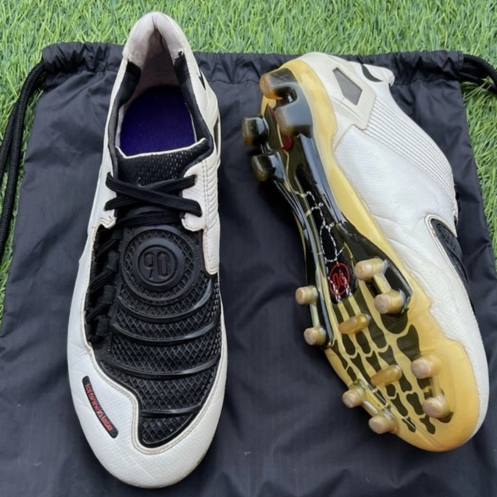 Nike TOTAL 90 laser